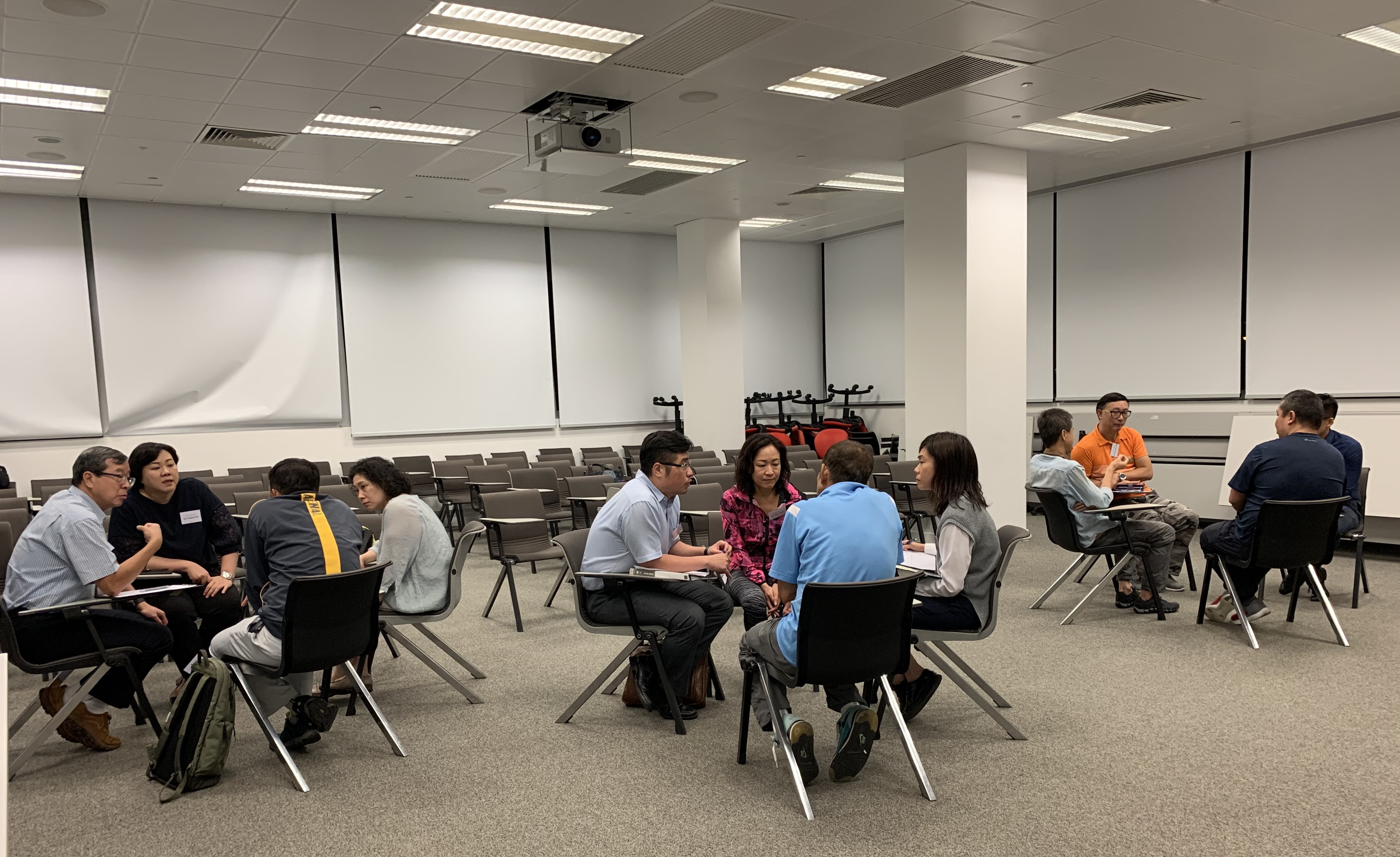 ecturers exchanged their valuable experiences and ideas on teaching