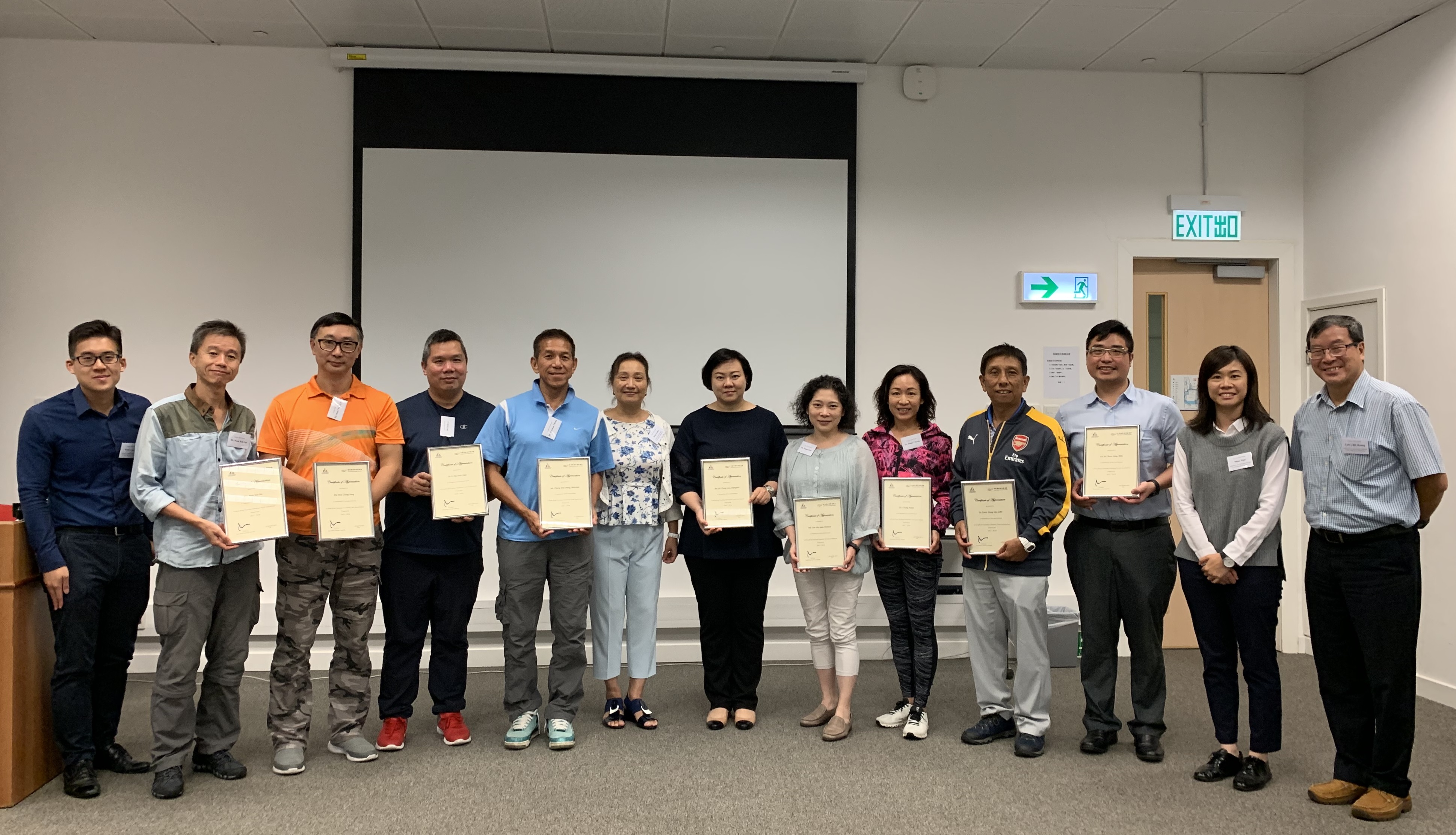 Lecturers were grateful to receive their Certificates of Appreciation